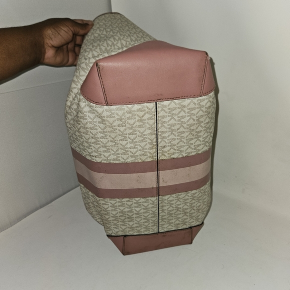 Preloved Michael Kors Purse - Picture 3 of 13